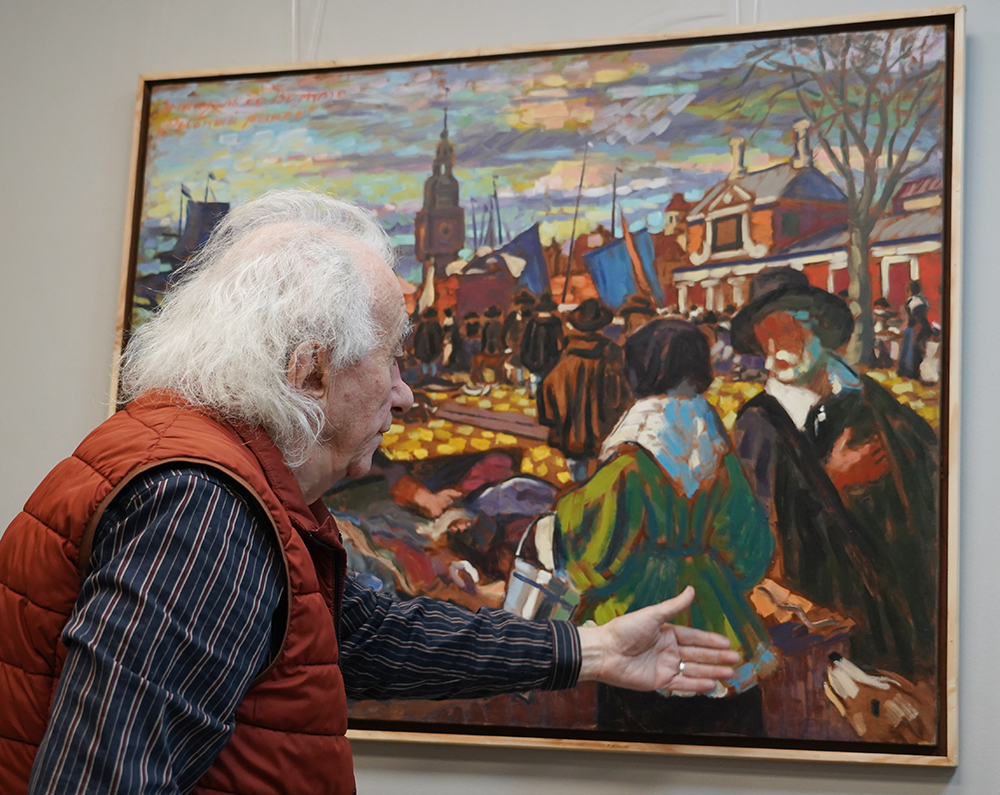 Анатолий Заславский у картины Георгия Мудрёнова