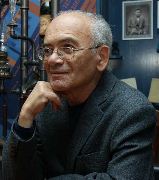 Александр Кушнер