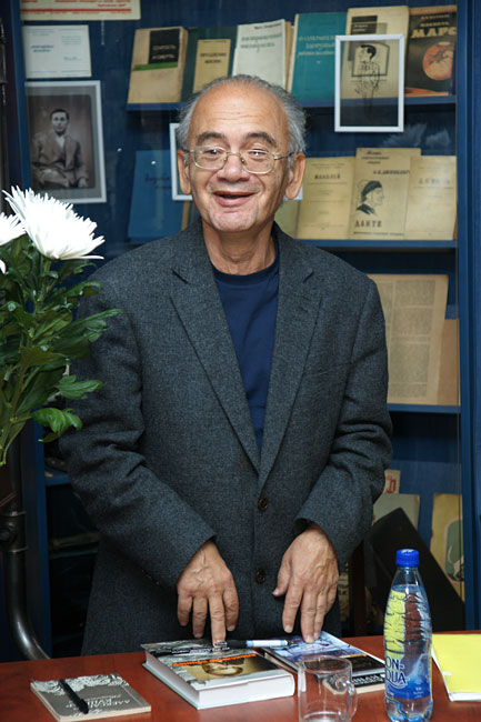 Александр Кушнер